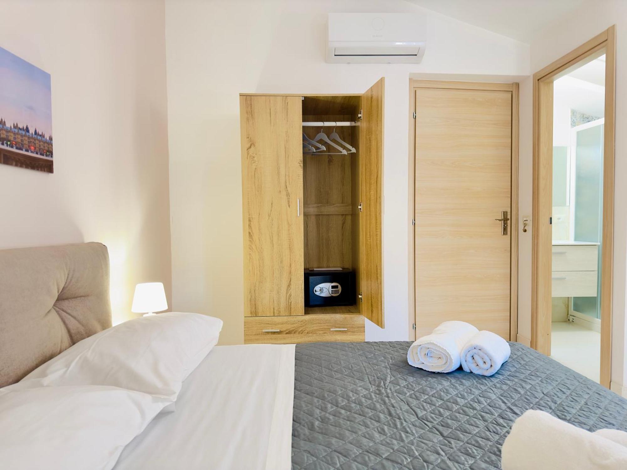 Unique Rooms In Centro Citta Bagno Privato E Climatizzatore Ragusa Exterior foto